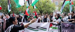 In Berlin kommt es zu einer Spontandemonstration in Solidarität mit Palästina.
