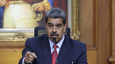 Der venezolanische Präsident Nicolas Maduro spricht auf einer Pressekonferenz im Präsidentenpalast Miraflores drei Tage nach seiner umstrittenen Wiederwahl.