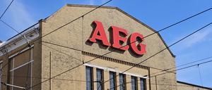 In Oberschöneweide wurde die AEG groß. Der rote Schriftzug prangt weiter an diesem Backsteinbau.