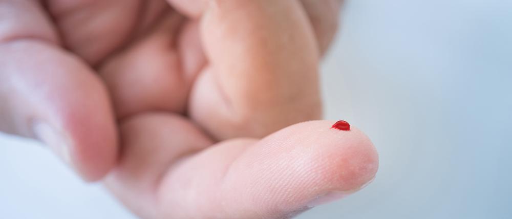 Eine ganze Welt der Moleküle eröffnet sich aus einem einzigen Tropfen Blut. 