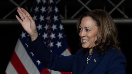 US-Vizepräsidentin Kamala Harris vor einer Schwarzen Studierendenverbindung am 31. Juli in Houston, Texas. 
