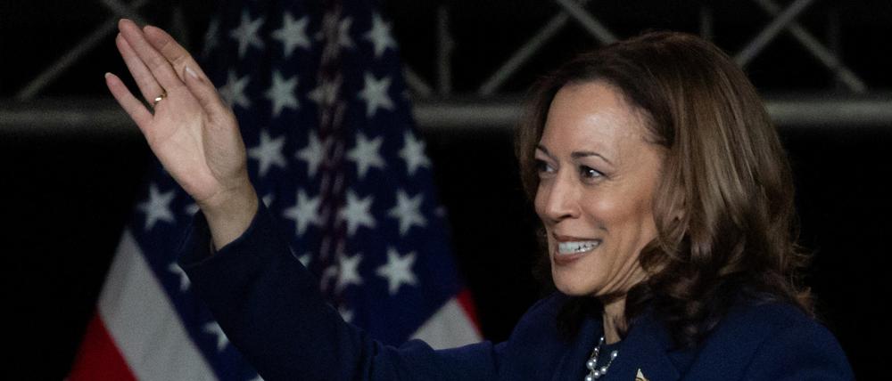 US-Vizepräsidentin Kamala Harris vor einer Schwarzen Studierendenverbindung am 31. Juli in Houston, Texas.