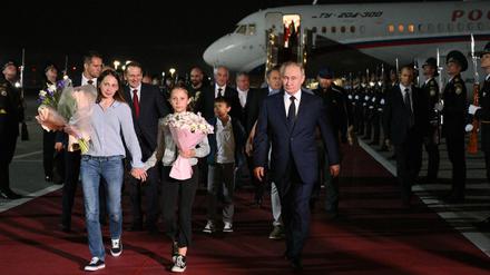 Kremlchef Wladimir Putin empfing die freigelassenen Russen persönlich in Moskau.