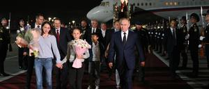 Kremlchef Wladimir Putin empfing die freigelassenen Russen persönlich in Moskau.