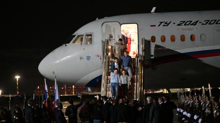 Freigelassene Russen kommen in Moskau an. 