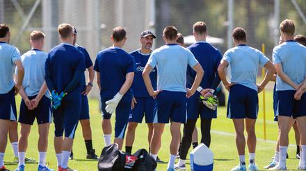 Hertha-Trainer Christian Fiél scheint sich schon auf eine Startelf festgelegt zu haben.