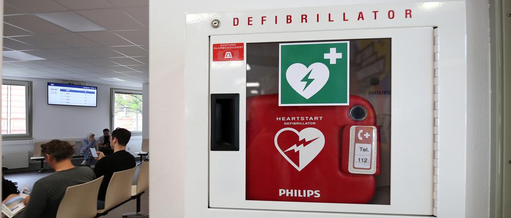 Der Defibrillator im Potsdamer Bürgerservice ist einer von nur 23 in städtischen öffentlichen Einrichtungen in der Landeshauptstadt.
