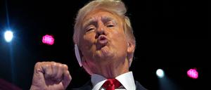 Der republikanische US-Präsidentschaftskandidat Donald Trump ist bereit zu einem TV-Duell mit seiner demokratischen Konkurrentin Kamala Harris.