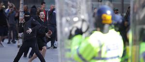 In Liverpool wurden Polizisten attackiert.