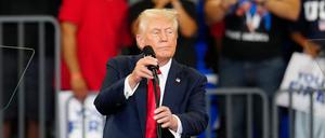 Sie habe einen niedrigen IQ, behauptete Trump mit Blick auf seine Kontrahentin Harris.