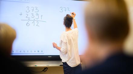 Bleiben oder gehen? Viele Familie hadern mit der sechsjährigen Grundschule. 