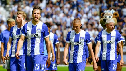Mit „zu viel Druck“ seien die Spieler von Hertha BSC in das erste Spiel gegangen.