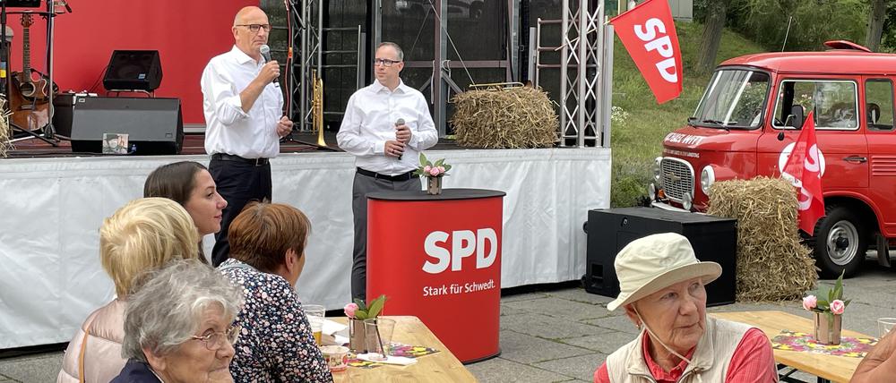 Ministerpräsident Dietmar Woidke SPD beim Wahlkampf der SPD in Schwedt SPD-Landtagskandidat Michael Witt
