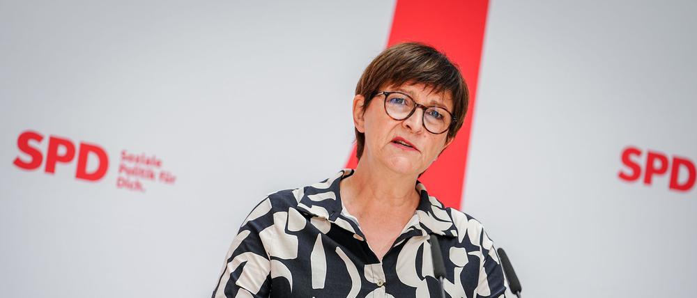 SPD-Chefin Saskia Esken sucht Erklärungen für die schlechte Stimmung im Osten. (Archivbild)