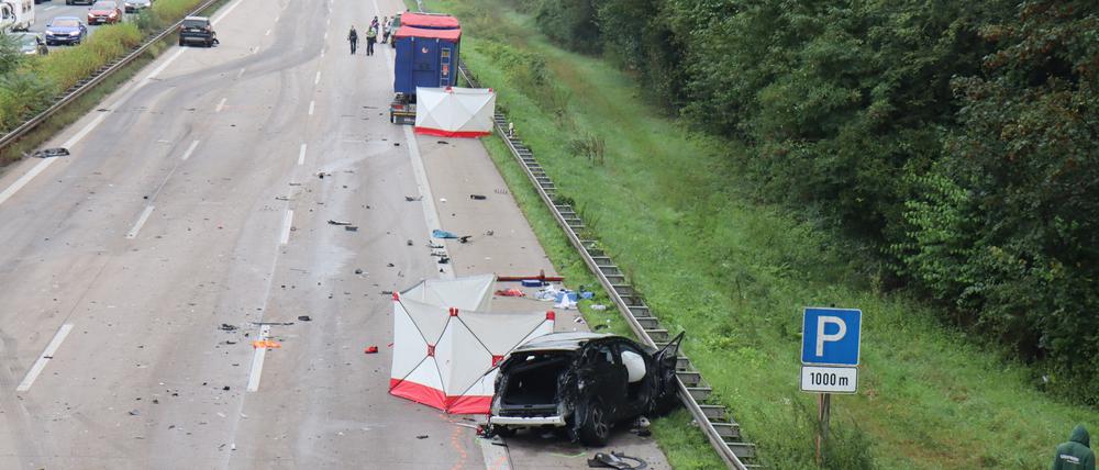 Gesperrter Abschnitt auf der Autobahn A5 bei Bruchsal in Baden-Württemberg.