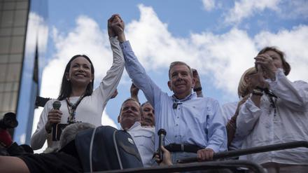 Präsidentschaftskandidat Edmundo González Urrutia und die Oppositionsführerin María Corina Machado bei einem Protest in Caracas (Archivbild)