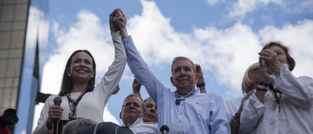 Präsidentschaftskandidat Edmundo González Urrutia und die Oppositionsführerin María Corina Machado bei einem Protest in Caracas (Archivbild)