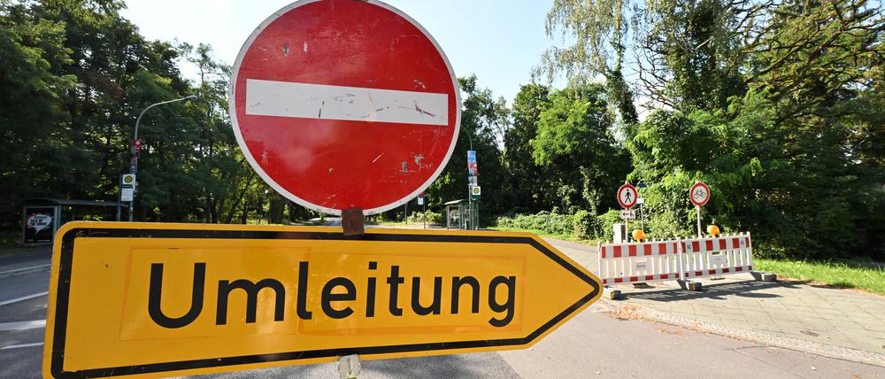 Stadteinwärts ist die Nedlitzer Straße ab Esplanade gesperrt.