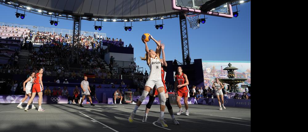 Nachdem das ZDF im 3x3-Halbfinale der deutschen Frauen in der entscheidenen Phase wegschaltete, hagelte es Kritk.