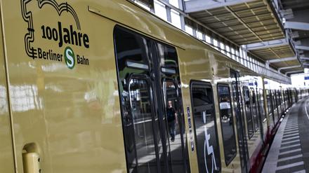 Die Berliner S-Bahn feiert ihren 100. Geburtstag. 