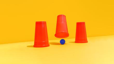 Etatstreit als Veranstaltung von Hütchenspielern? Ein Schelm, wer Böses dabei denkt. 