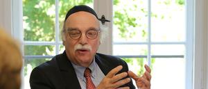 Andreas Nachama, rabbinischer Leiter Geiger Kolleg Potsdam. Im August vor 25 Jahren wurde das Potsdamer Rabbinerseminar Abraham-Geiger-Kolleg gegründet. Das Jubiläum wird vom Konflikt über die Trägerschaft überschattet, über öffentliche Fördermittel wird vor Gericht gestritten.