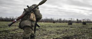 Russische Reservisten beim Training.