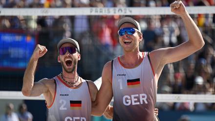 Nils Ehlers (r.) und Clemens Wickler (Deutschland) feiern ihren beeindruckenden Auftritt.