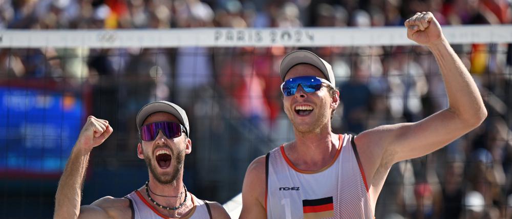 Nils Ehlers (r.) und Clemens Wickler (Deutschland) feiern ihren beeindruckenden Auftritt.