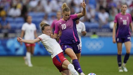 Für Laura Freigang (r.) und  das deutsche Team geht es jetzt um Bronze. 