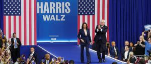 Kamala Harris und Tim Walz in Philadelphia, Pennsylvania.