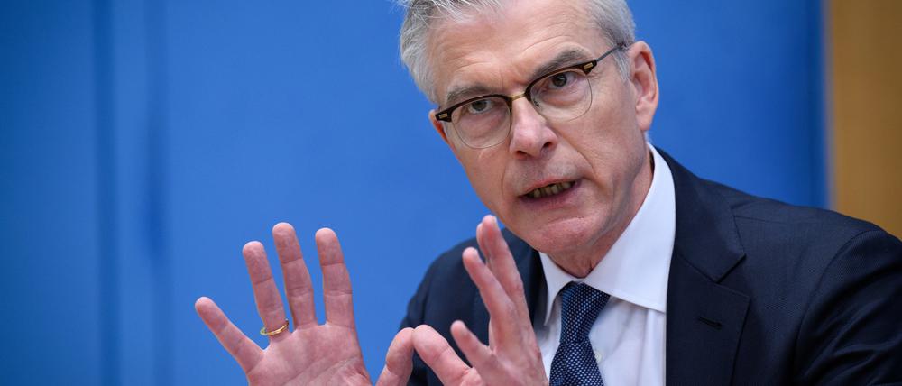 Der Ökonom Martin Werding fordert höhere Abschläge für Arbeitnehmer, die vorzeitig in Rente gehen.