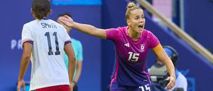 Giulia Gwinn heizt ihre Teamkolleginnen an. 