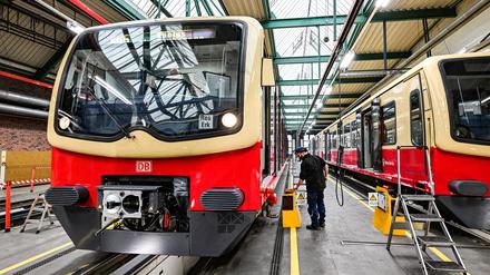 S-Bahnwerk Schöneweide: Restauration der S-Bahnreihe 481.
