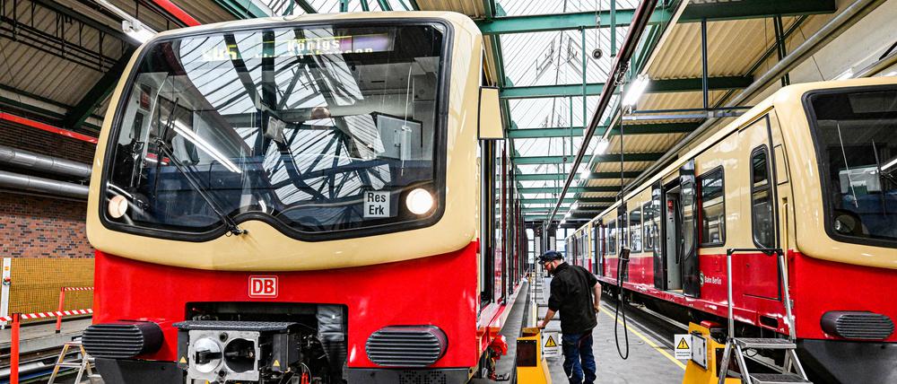 S-Bahnwerk Schöneweide: Restauration der S-Bahnreihe 481.