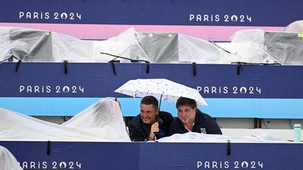 Auch mal im Regen. Bilder von der Pressetribüne bei der Eröfnungsfeier.