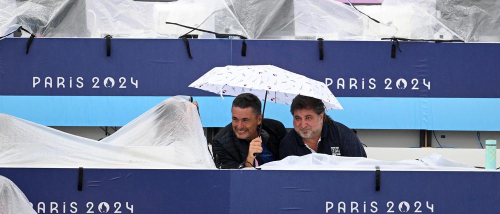 Auch mal im Regen. Bilder von der Pressetribüne bei der Eröfnungsfeier.