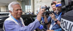 Nobelpreisträger Muhammad Yunus kehrt zurück nach Bangladesch.