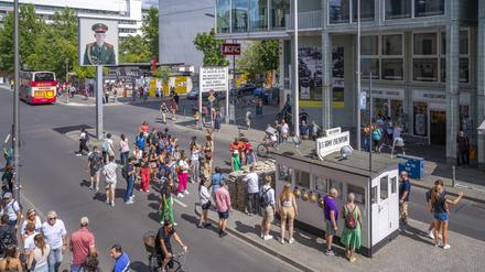 Ein bisschen Ballermann-Flair: der Checkpoint Charlie.