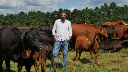 Benedikt Bösel von Gut & Bösel steigt in Rindermast ein.