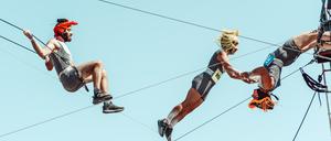 Physische Höhenflüge, gedankliche Stunts. Marcel et ses drôles de femmes mit ihrer luftigen Show „Masacrade“.