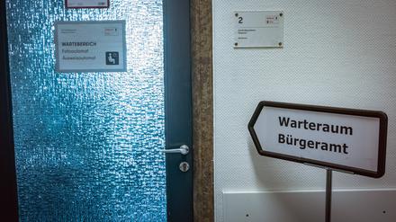 Rathaus Reinickendorf, Warteraum des Bürgeramts am Eichborndamm.
