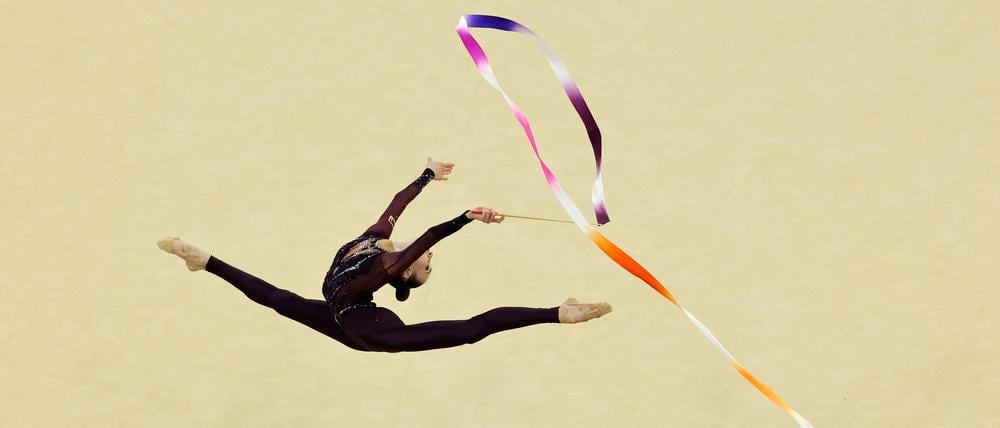 Darja Varfolomeev holt Gold bei der Rhythmischen Sportgymnastik.