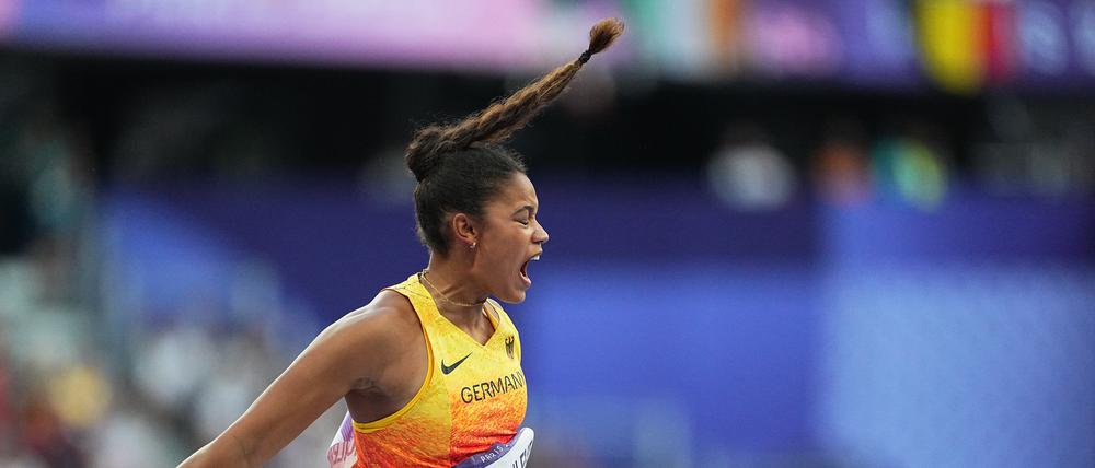 Yemisi Ogunleye gewinnt überraschend Gold beim Kugelstoßen.