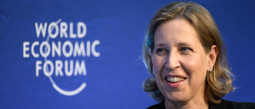 (FILES) You Tube CEO Susan Wojcicki speaks during a session at the World Economic Forum annual meeting in Davos on May 24, 2022. Tech pioneer and former YouTube chief Susan Wojcicki, who played an instrumental role in the rise of Google, has died at the age of 56 after battling lung cancer, her husband announced on August 9, 2024. (Photo by Fabrice COFFRINI / AFP)