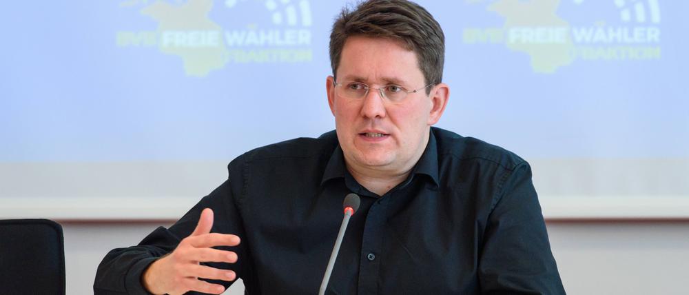 Der Gruppensprecher von BVB/Freie Wähler, Péter Vida.