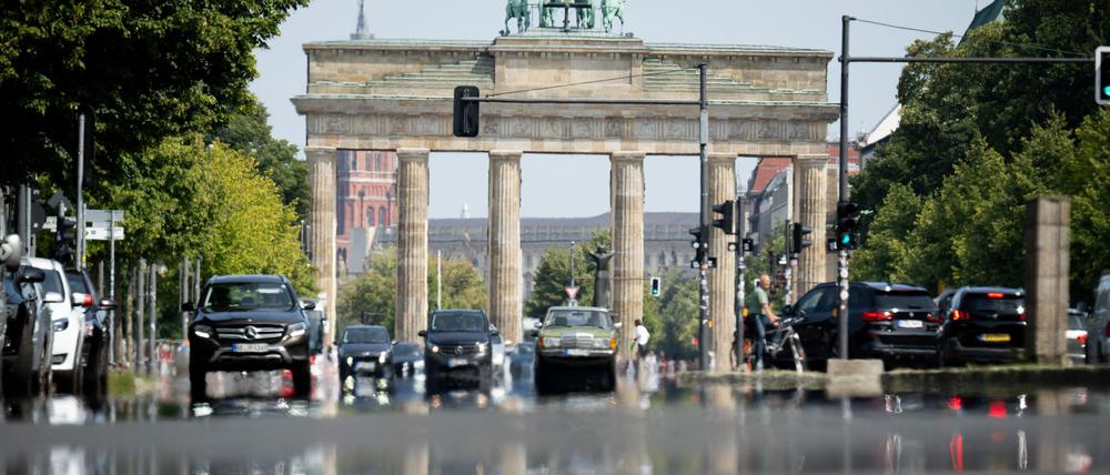 Bis zu 30 Grad erwartet die Menschen in Berlin und Brandenburg am Montag. (Archivfoto)