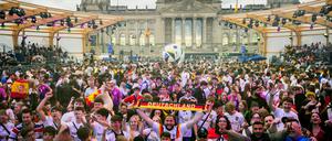 Während der Fußball-EM in Berlin kam es zu zehn rechtsextremistischen und rassistischen Vorfällen. (Archivbild)