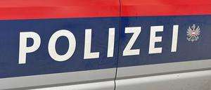 Der Schriftzug „Polizei“ auf einem österreichischen Polizeiauto. (Symbolfoto)