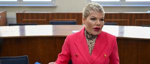 Der Prozess gegen Melanie Müller um Hitlergruß-Vorwürfe wird vertagt.